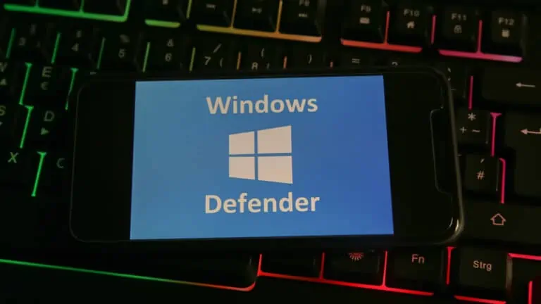 WindowsDefender Bild Ralf Liebhold Shutterstock.com shutterstock 1941908011 1920