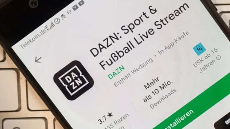 DAZN Bild Jens Hertel Shutterstock.com shutterstock 1969480276