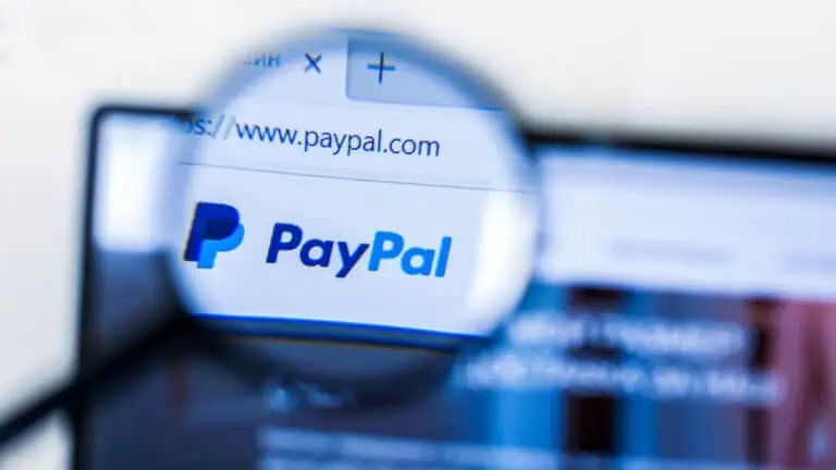 PayPal Bild alexdov Shutterstock.com shutterstock 2131813433