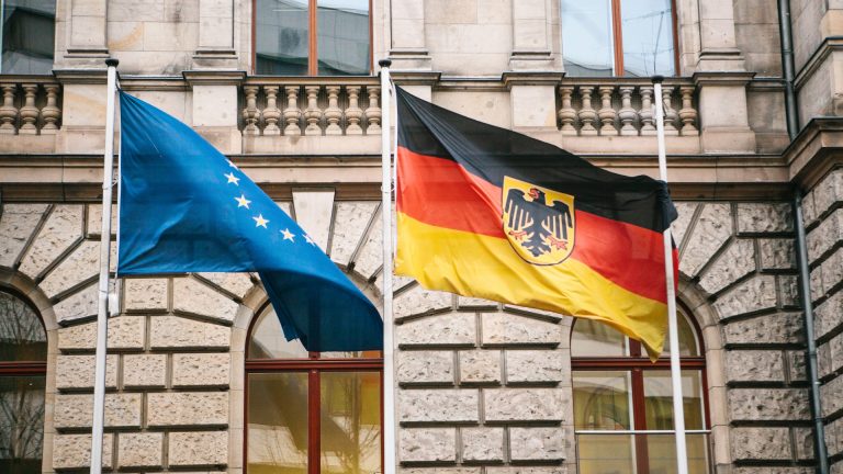 Bundesregierung Flagge