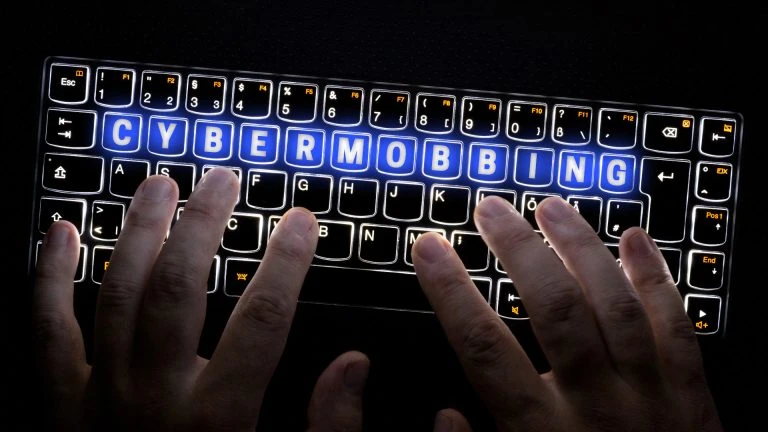 Cybermobbing