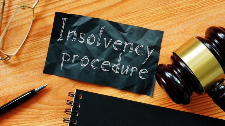 Insolvenz shutterstock 2120819753