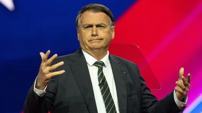 Bolsonaro shutterstock 2271371017